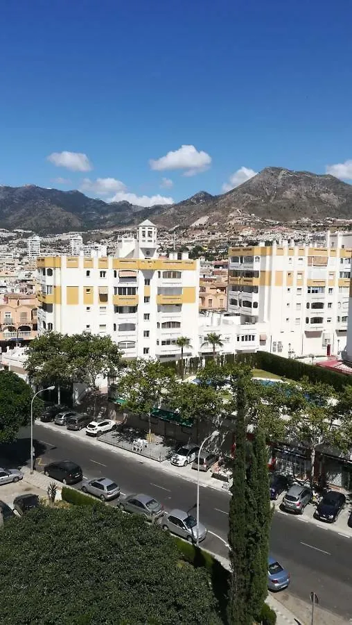 公寓 贝纳尔马德纳 Avenida Gamonal Edificio Hercules酒店 西班牙